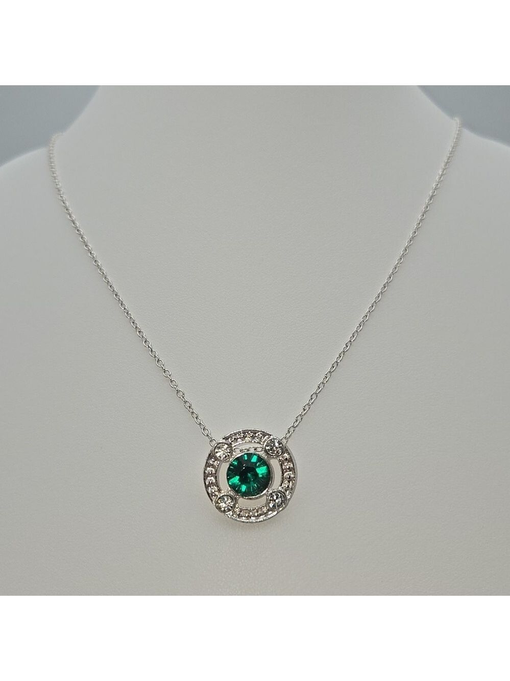 ✨2/$10✨ Green Gemstone Circular Round Halo Pendant  Silver-tone 18''